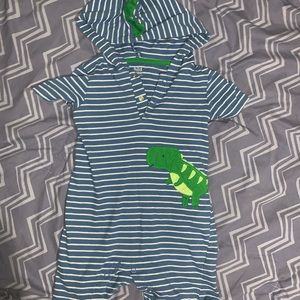 🎃4 for $20 Hooded dinosaur romper